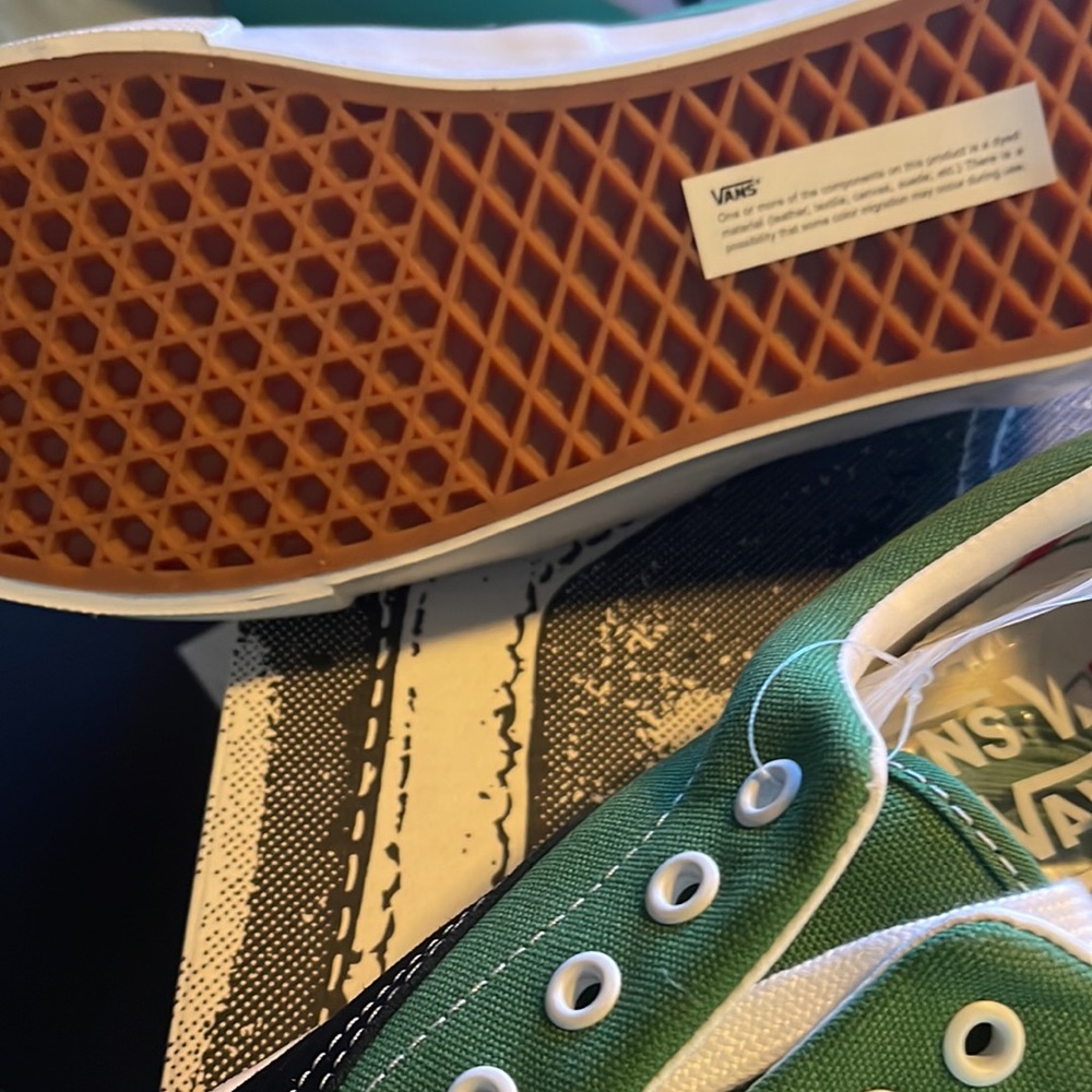 Vans - Picture 3 of 6